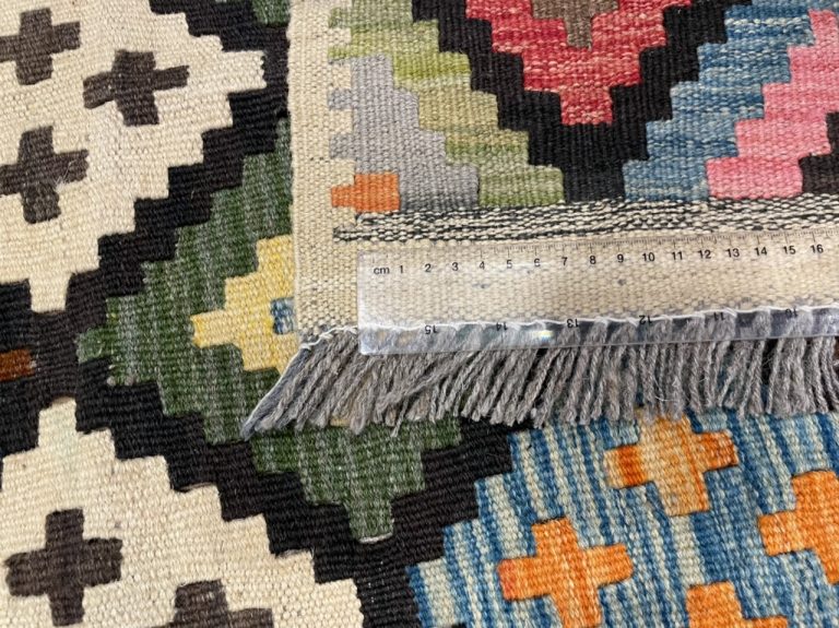 Premium Quality Handwoven Bohemian wool kilim rug 155 cm. X 102 cm. - Image 3