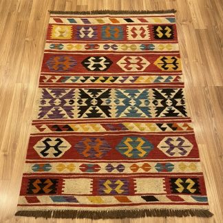 Bohemian Handwoven Wool Size 150 cm. X 101 cm. Kilim Rug