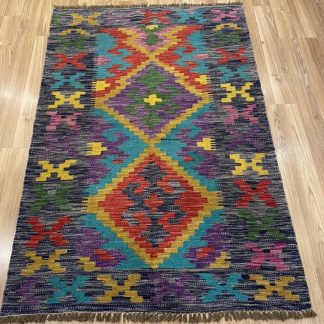 Bohemian Handwoven Wool size 150 cm. X 102 cm. Kilim Rug