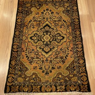 Antique Vintage Persian Lilian Sarough 81 cm. X 56 cm. small wool rug