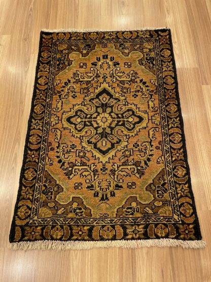 Antique Vintage Persian Lilian Sarough 81 cm. X 56 cm. small wool rug