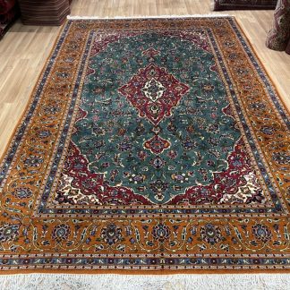 Super Fine Persian Isfahan wool rug size: 305 cm. X 200 cm.