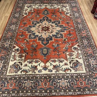 Very Fine Persian Tabriz Heris design wool rug size 296 cm. X 200 cm.