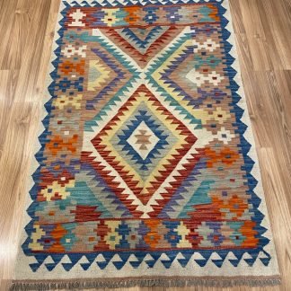 Persian rug sale - Boho wool kilim - Adelaide Central Market -148 cm. X 95 cm. Persian Boho Handwoven Wool Size Kilim Rug